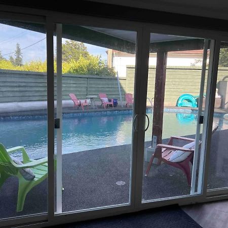 Tranquil Oasis 2 Bedroom Suite With Pool View 빅토리아 외부 사진