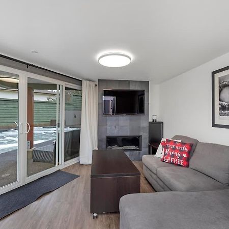 Tranquil Oasis 2 Bedroom Suite With Pool View 빅토리아 외부 사진