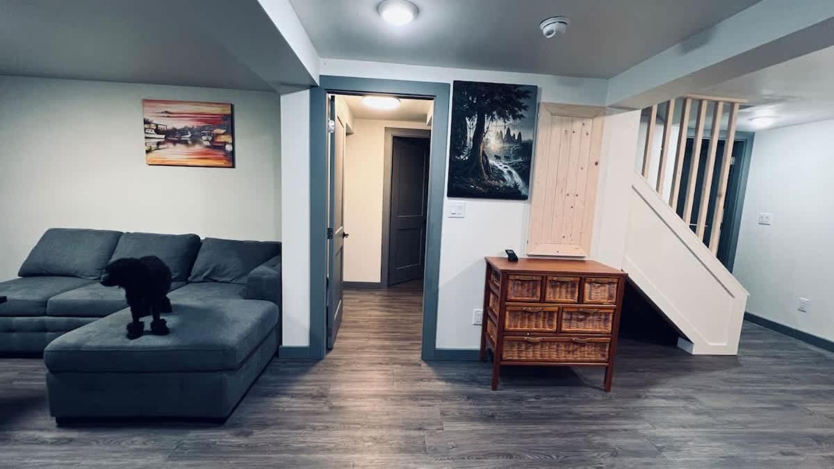 Tranquil Oasis 2 Bedroom Suite With Pool View 빅토리아 외부 사진